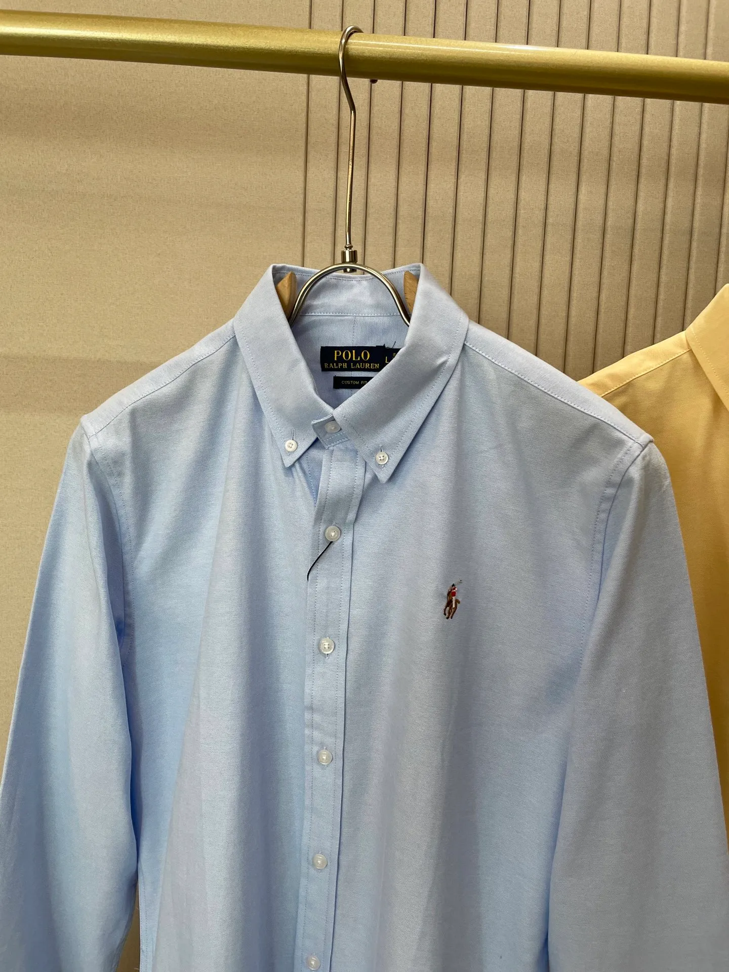 P220 🌸🌸🌸 POLO Ralph Lauren [High Quality] Classic shirt! Classic casual shirt made of pure cotton fabric with unique design, simple, clean and classic version design. It is a versatile style that can be switched at will. The fabric feels soft and delicate, highly breathable, close to the skin and comfortable to wear. It can be worn alone as an inner layer. Its versatile performance is beyond your imagination! The upper body of the ready-to-wear is simple and classic yet elegant! Size:M-XXL